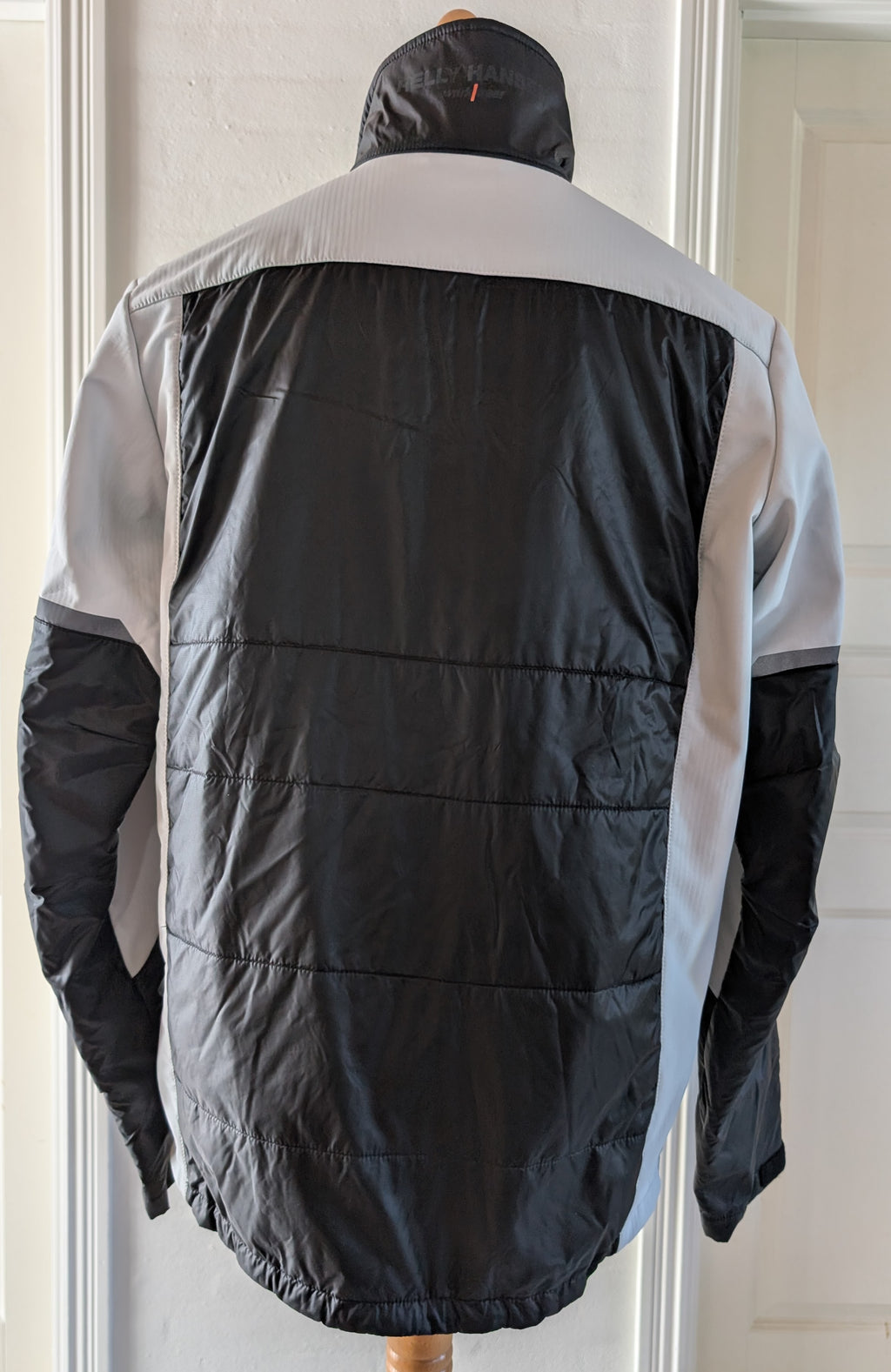 Helårs jakke